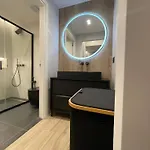 Garibaldi 1 Ground Floor 1br Apartment, Old Town Apartament