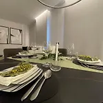 Garibaldi 1 Ground Floor 1br Apartment, Old Town Apartament *