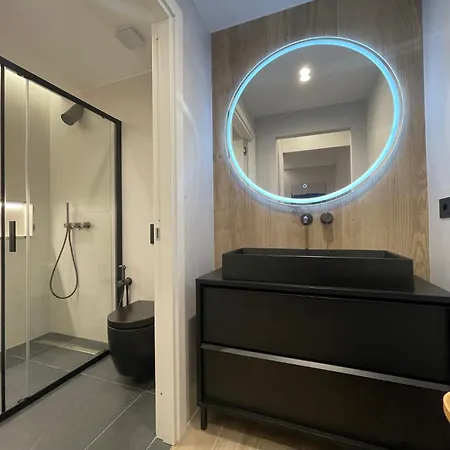 Apartmán Luxury Renovated Ground Floor 1br - Of The - Historical Centre *