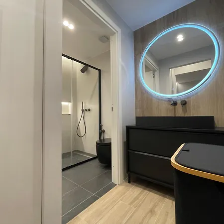 Apartmán Luxury Renovated Ground Floor 1br - Of The - Historical Centre *