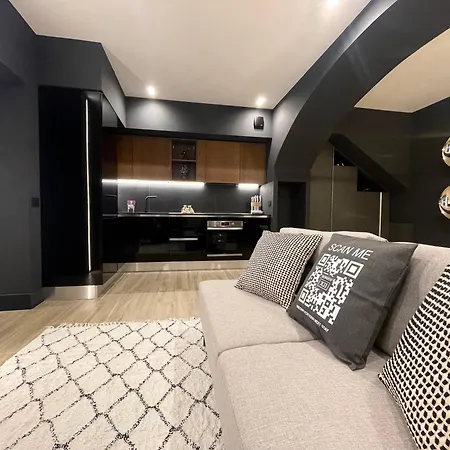 Luxury Renovated Ground Floor 1br - Of The - Historical Centre Апартаменты *