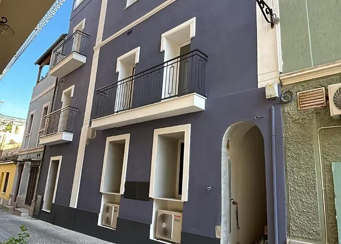 Luxury Renovated Ground Floor 1br - Of The - Historical Centre Apartman Olbia