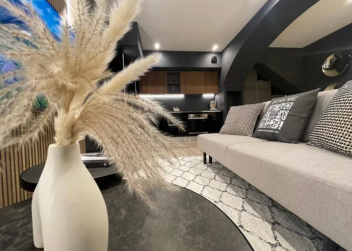 Apartman Luxury Renovated Ground Floor 1br - Of The - Historical Centre