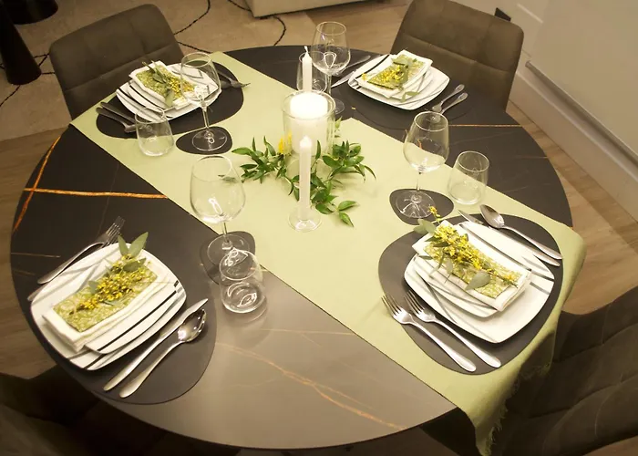 Luxury Renovated Ground Floor 1br - Of The - Historical Centre Apartman *