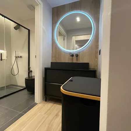 Luxury Renovated Ground Floor 1br - Of The - Historical Centre Appartamento