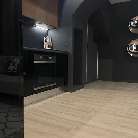 Luxury Renovated Ground Floor 1br - Of The - Historical Centre *