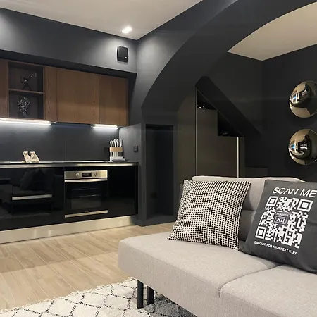 Luxury Renovated Ground Floor 1br - Of The - Historical Centre *