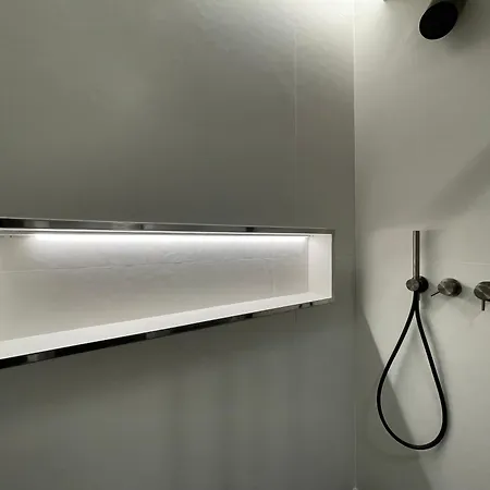 Luxury Renovated Ground Floor 1br - Of The - Historical Centre 奧爾比亞