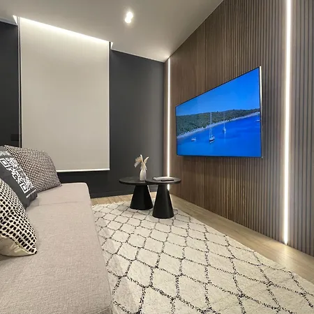 Luxury Renovated Ground Floor 1br - Of The - Historical Centre Apartment Olbia
