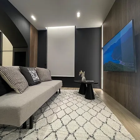 Luxury Renovated Ground Floor 1br - Of The - Historical Centre 奧爾比亞