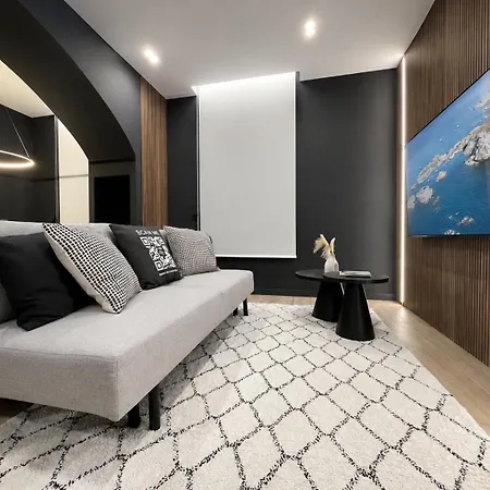 Garibaldi 4 Suite 1 Ground Floor *